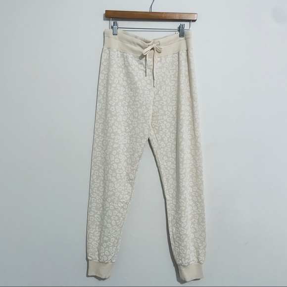 Z SUPPLY | Ava Cream Leopard Drawstring Jogger - Picture 3 of 13